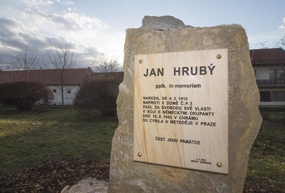 V rodných Kunovicích odhalili Janu Hrubému památník při příležitosti 100....