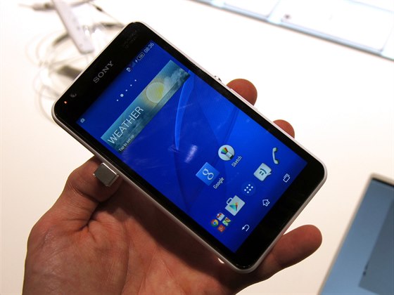 Sony Xperia E4g na veletrhu MWC v Barcelon