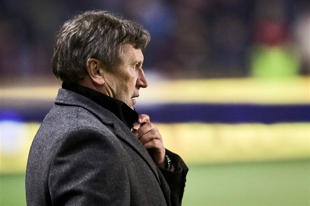 Takhle Miroslav Beránek sledoval zápasy Slavie, kdy� jí trénoval.