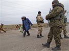 Kontrolní stanovit ukrajinské armády u obce Kurachove (3. bezna 2015)