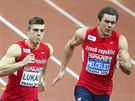 etí vícebojai Marek Luká a Adam Helcelet pi úvodním sprintu na 60 metr.