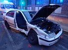 Nehoda dvou aut na kiovatce v Ostrav-Nové Vsi (7. bezna 2015).