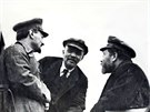 Vůdci bolševiků, Trojckij, Lenin a Kameněv v Moskvě v roce 1919