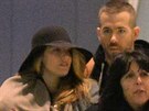 Ryan Reynolds s manelkou a díttem na letiti v New Yorku