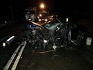 Nehoda osobn�ho vozu a kamionu na dv� hodiny zcela uzav�ela frekventovanou...