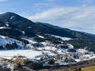 Pohled na údolí Val di Fiemme a spodní ást stediska Alpe Cermis