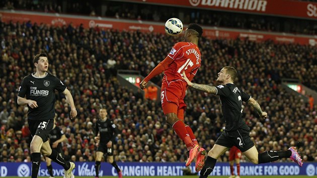 Daniel Sturidge z Liverpoolu stl branku v utkn s Burnley.