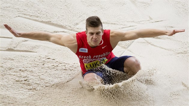 Sedmiboja Marek Luk skoil do dlky dvakrt stejn vkon - 704 centimetr.