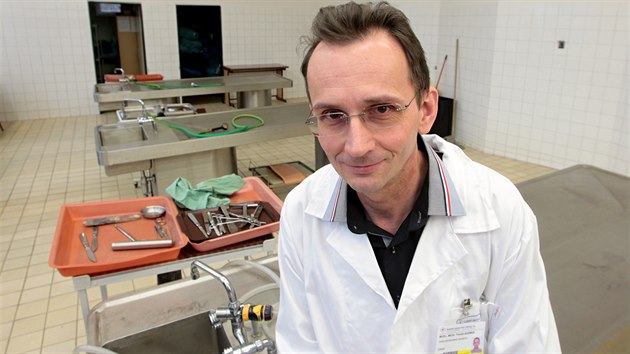 Vedoucí nového oddělení liberecké nemocnice Tomáš Adámek na svém pracovišti.