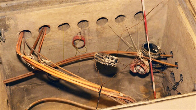 Poprvé umonily odborné firmy prohlídku pokozených kabel v tunelu Blanka....