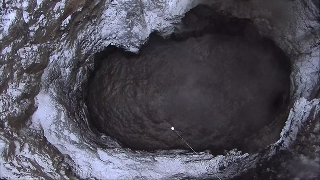 Kráter ohrouje ruské msto.