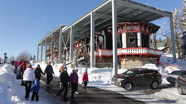 Rok po požáru začal vznikat projekt na obnovu slavného Libušína.