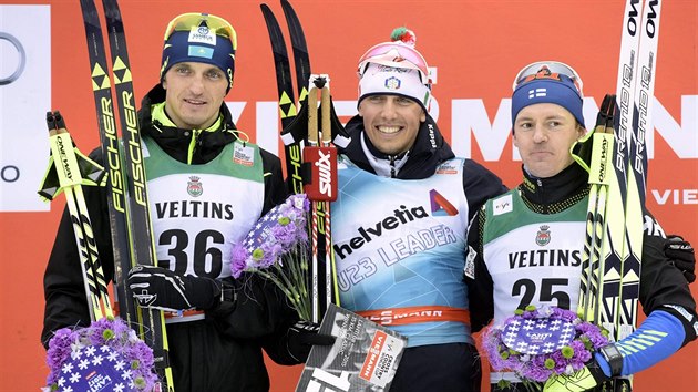 Ti nejlep z klasick patnctky v Lahti (zleva): druh Kazach Alexej Poltoranin, vzn Ital Francesco de Fabiani a tet Sami Jauhojrvi z Finska.