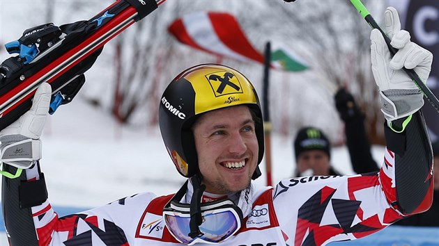Marcel Hirscher se raduje z vhry v obm slalomu SP v Ga-Pa.