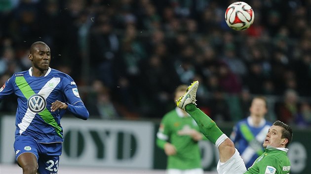 Zlatko Junuzovi z Brém vystihl nky v utkání s Wolfsburgem.