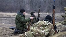 Výcvik bojovníků DLR v Doněcku (2. března 2015)