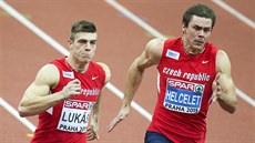 etí vícebojai Marek Luká a Adam Helcelet pi úvodním sprintu na 60 metr.