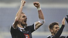 D�LE�ITÉ VÍT�ZSTVÍ. Hradec Králové vyhrál na Slovácku a bodov� se dotáhl na...