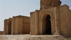 Hatra je mstská pevnost leící mezi ekami Eufratem a Tigridem, která byla...