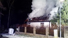 �kodu zp�sobenou po�árem stavení léka�e Bartáka, resp. jeho syna odhadli...