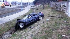 ofér BMW nezvládl v Brn ízení a na Halasov námstí skonil na travnatém...