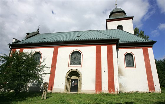 Kostel svatého Víta má nejen původní románské prvky, ale i základy starší...
