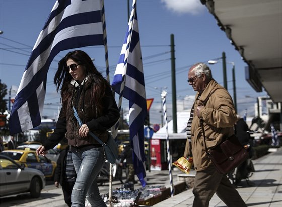 Řekové v přístavním městě Pireus. Ilustrační snímek.