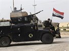 Irácká armáda ped Tikrítem (12. bezna 2015).