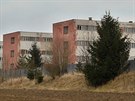 Podobn zchátralých budov je v areálu bývalých kasáren v Jihlav-Pístov...
