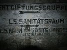 Nmecké nápisy na stnách v podzemí dínského zámku