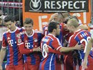 Radost fotbalist Bayernu Mnichov z gólu v zápase se achtarem Donck.