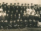 Jeniovský hasiský spolek v roce 1933, kdy oslavil 50. výroí zaloení.