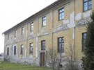 Bývalá piaristická kolej v Lipníku nad Bevou, která u adu let chátrá.