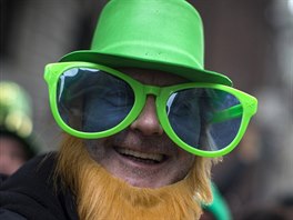 Typickým kostýmem na oslavách svatého Patricka je postava leprikóna, irského...