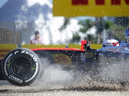 Kevin Magnussen z McLarenu havaroval bhem tréninku na Velkou cenu Austrálie.
