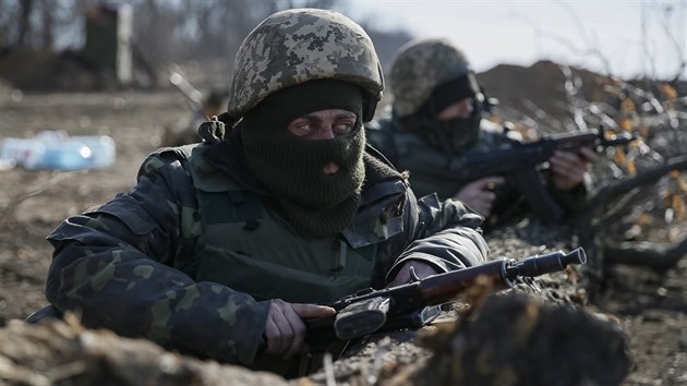 Pozice ukrajinsk armdy u vesnice Kurachovo (11. bezna 2015)