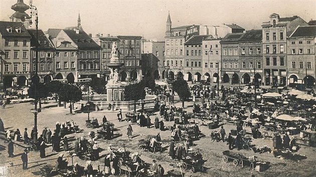 Budějovické náměstí bylo vždy centrem dění, bývaly na něm i velké trhy.