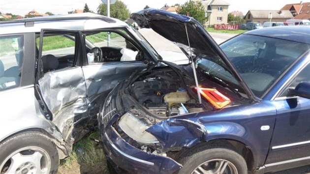 Při tragické dopravní nehodě u obce Zámrsk utrpěla reportérka jako spolujezdkyně v audi zranění, kterým na místě podlehla. Dalších šest účastníků nehody zranění přežilo.