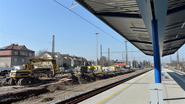Rekonstrukce elezninho koridoru ve stedoeskch valech (bezen 2015)