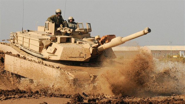 Tank Abrams během cvičení v Iráku