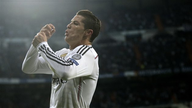 tonk Cristiano Ronaldo se raduje ze vstelenho glu.