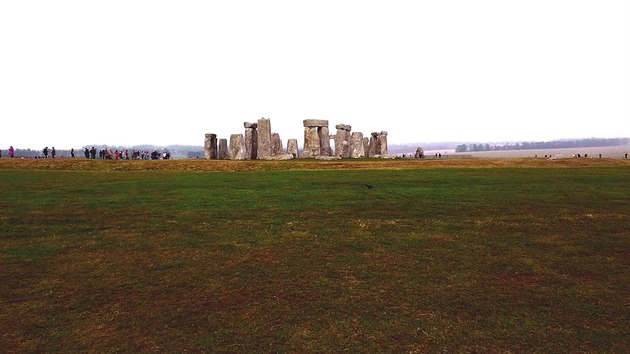 Stonehenge pitahuje turisty z celho svta