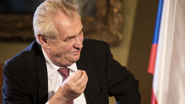 Prezident Milo Zeman pi rozhovoru pro iDNES.cz (11. bezna 2015)