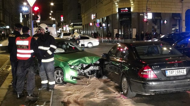 Nehoda na nmst I. P. Pavlova v Praze (12. 3. 2015)