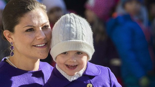 vdsk korunn princezna Victoria a jej dcera,  princezna Estelle (Stockholm, 12. bezna 2015)