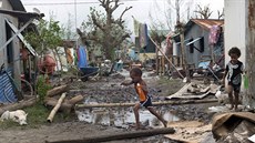 Následky cyklónu Pam na souostroví Vanuatu (15. bezna 2015)