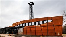 P�i pohledu z rozhledny vyr�stající z centrální budovy budou mít náv�t�vníci...