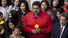 Venezuelský prezident Nicolás Maduro se ve vojenském muzeu v Caracasu ú�astní...