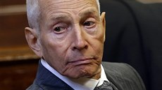Robert Durst se z�ejm� nev�domky p�iznal k vra�dám v dokumentu HBO.