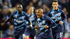 Yacine Brahimi z Porta slaví gól v osmifinále Ligy mistr�.